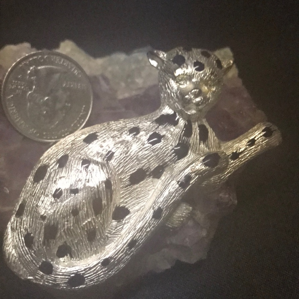 Brooch - Picture 2 of 3
